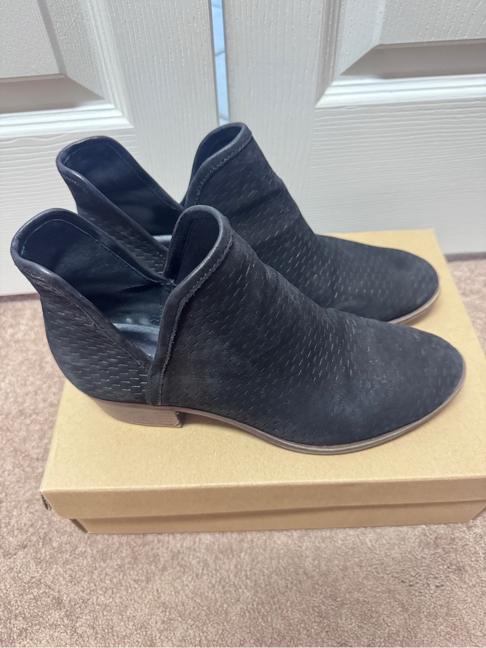 Lucky Brand Women's Black Suede Ankle Booties